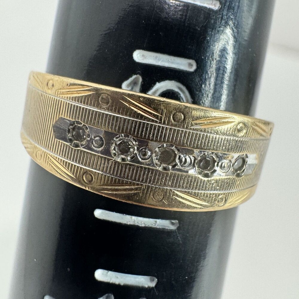 14K Gold Diamond Etched Vintage Wedding Band Sz 10.5 5 Grams Two Tone - Picture 9 of 11